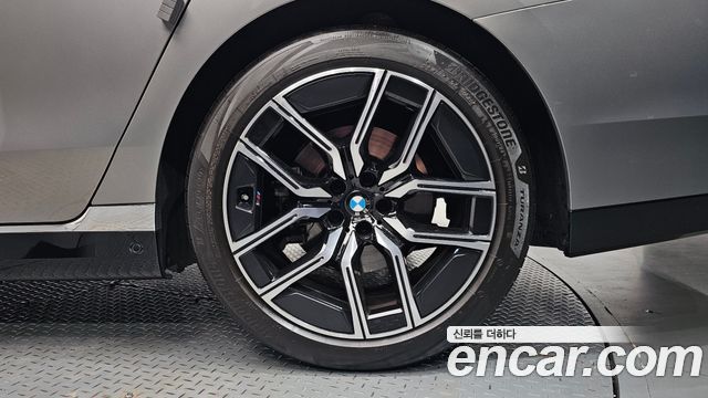 BMW 7 Series (G70) 740i xDrive M Sport Limited 2025 — фото 21