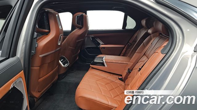 BMW 7 Series (G70) 740i xDrive M Sport Limited 2025 — фото 26