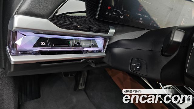 BMW 7 Series (G70) 740i xDrive M Sport Limited 2025 — фото 29