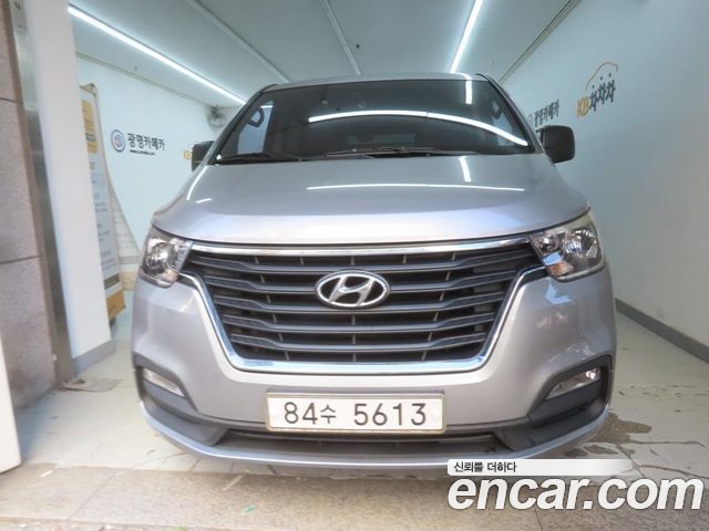 Hyundai Grand Starex Van 5-Seater Smart 2021 — фото 3