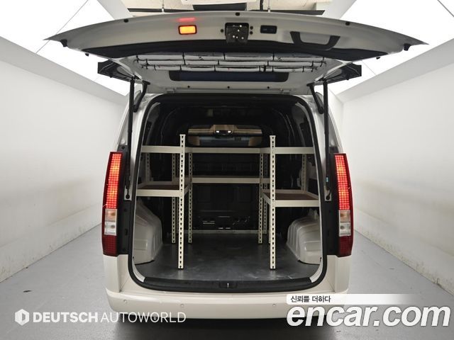 Hyundai Staria HEV 1.6T Cargo 5-Seater Modern 2026 — фото 23