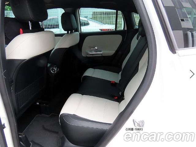 Mercedes-Benz GLA-Class (H247) GLA45 AMG 4MATIC+ 2021 — фото 6