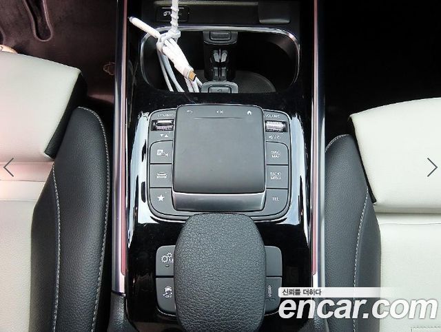 Mercedes-Benz GLA-Class (H247) GLA45 AMG 4MATIC+ 2021 — фото 16