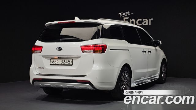 Kia Carnival 9-seater Noblesse 2018 — фото 2