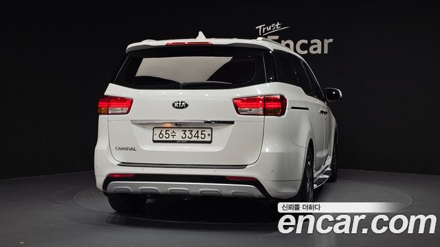 Kia Carnival 9-seater Noblesse 2018 — фото 4
