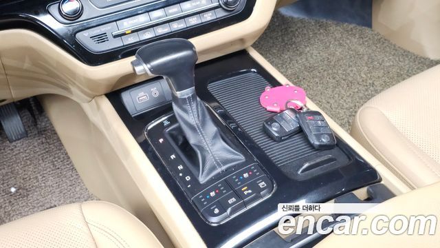 Kia Carnival 9-seater Noblesse 2018 — фото 9