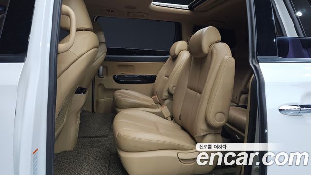 Kia Carnival 9-seater Noblesse 2018 — фото 12