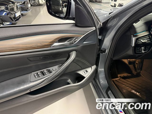 BMW 5 Series (G30) 530i M Sport Package Plus 2018 — фото 15