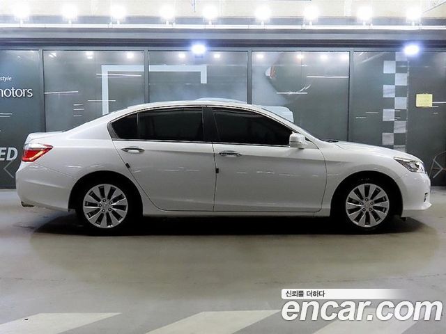 Honda Accord 2.4 9th 2015 — фото 3