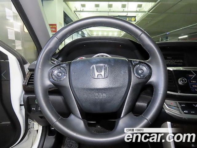 Honda Accord 2.4 9th 2015 — фото 8