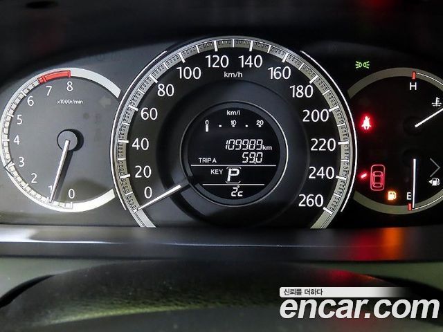Honda Accord 2.4 9th 2015 — фото 9