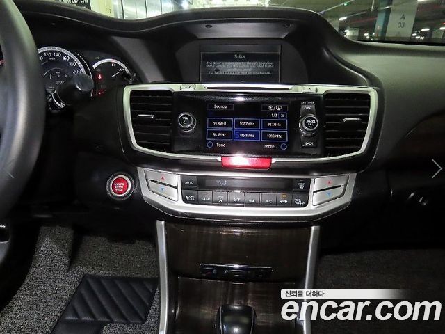 Honda Accord 2.4 9th 2015 — фото 15