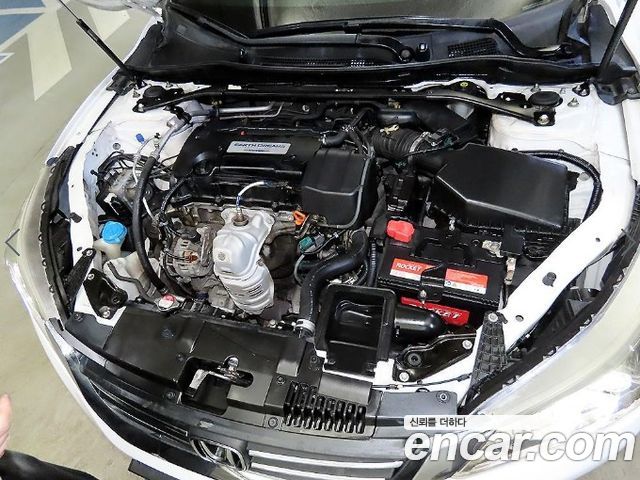 Honda Accord 2.4 9th 2015 — фото 22