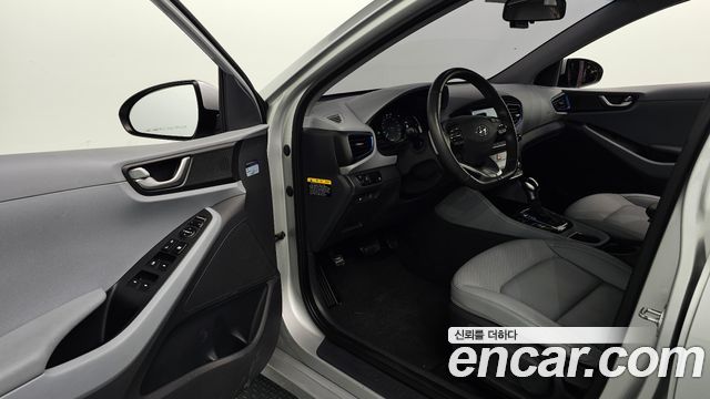 Hyundai Ioniq Hybrid I 2017 — фото 10