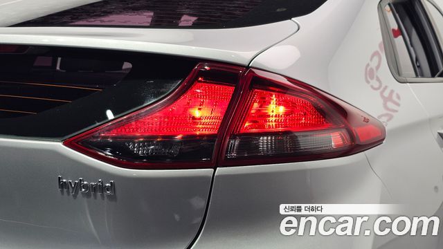 Hyundai Ioniq Hybrid I 2017 — фото 29