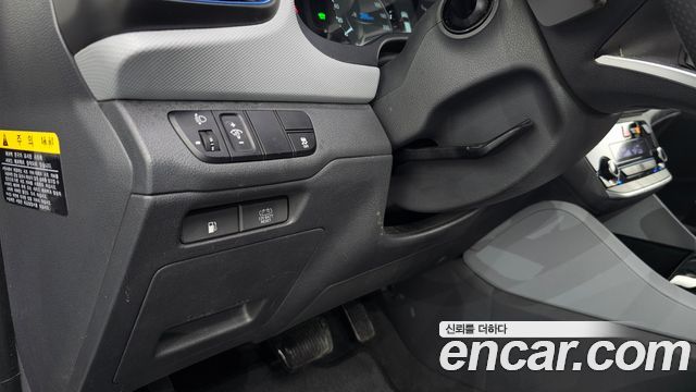 Hyundai Ioniq Hybrid I 2017 — фото 33