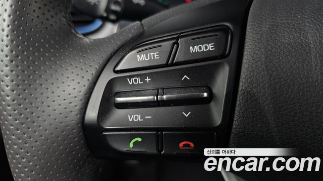 Hyundai Ioniq Hybrid I 2017 — фото 35