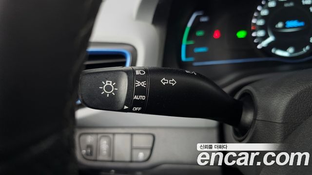 Hyundai Ioniq Hybrid I 2017 — фото 36