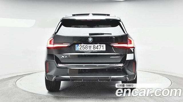 BMW X1 (U11) xDrive 20i M Sport 2024 — фото 3