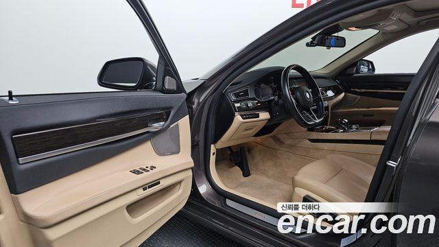 BMW 7 Series (F01) 750Li xDrive 2013 — фото 10