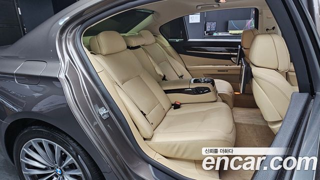 BMW 7 Series (F01) 750Li xDrive 2013 — фото 11