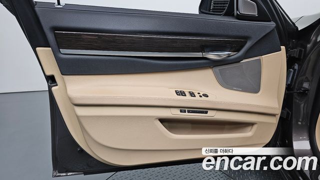 BMW 7 Series (F01) 750Li xDrive 2013 — фото 24
