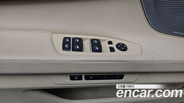 BMW 7 Series (F01) 750Li xDrive 2013 — фото 35