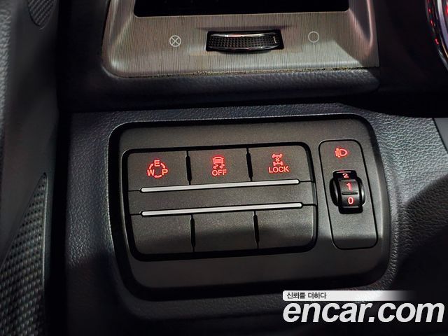 KG Mobility (SsangYong) Tivoli Armor Diesel Gear Edition 4WD 2018 — фото 23