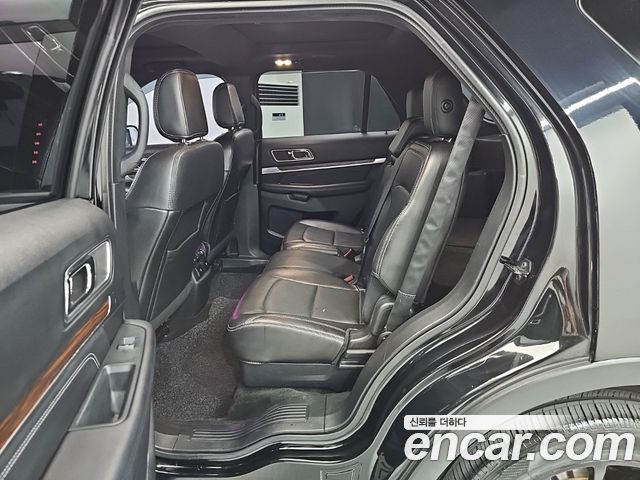 Ford Explorer 2.3 Limited 4WD 5th 2018 — фото 16