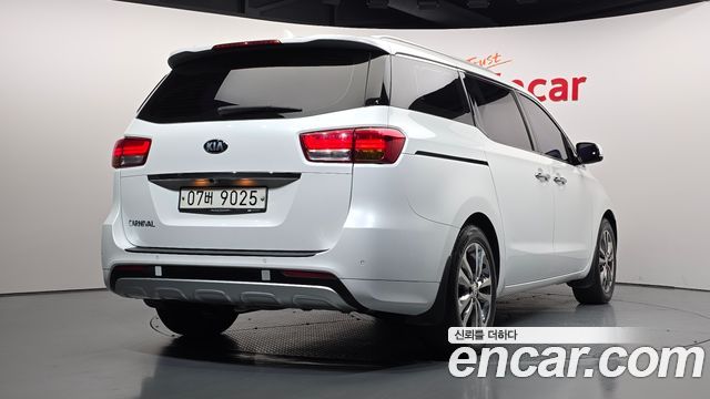 Kia Carnival 9-seater Prestige 2018 — фото 2