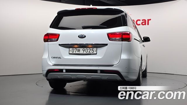 Kia Carnival 9-seater Prestige 2018 — фото 4