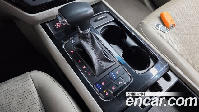 Kia Carnival 9-seater Prestige 2018 — фото 9