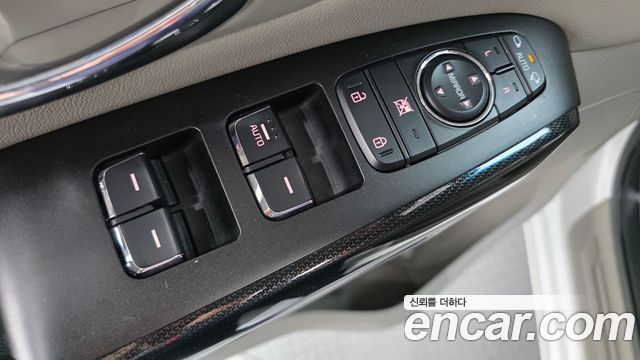 Kia Carnival 9-seater Prestige 2018 — фото 11