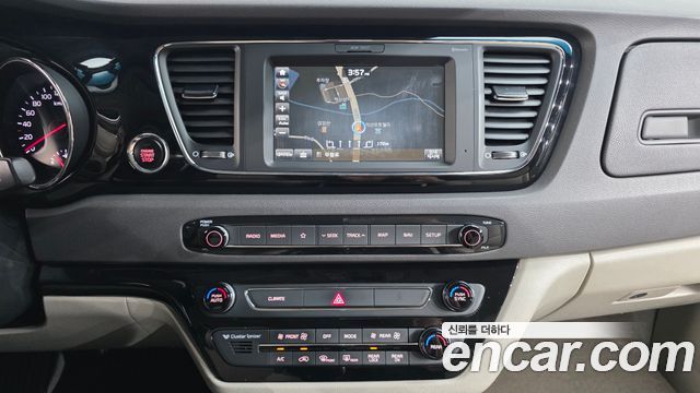 Kia Carnival 9-seater Prestige 2018 — фото 14