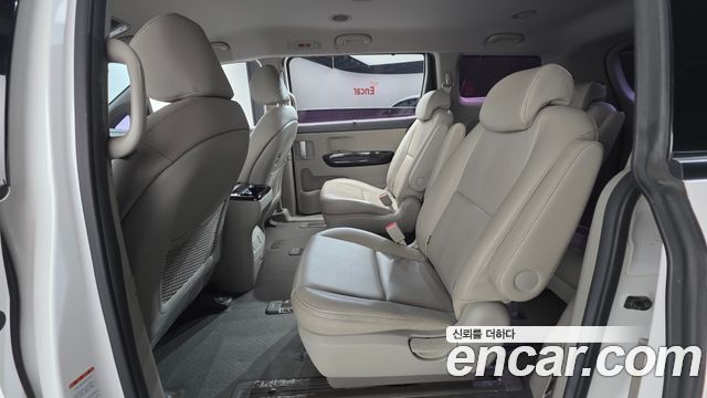 Kia Carnival 9-seater Prestige 2018 — фото 18