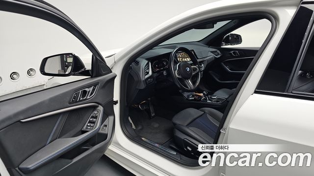 BMW 1 Series (F40) 120i M Sports 2023 — фото 10