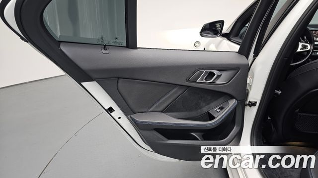 BMW 1 Series (F40) 120i M Sports 2023 — фото 25