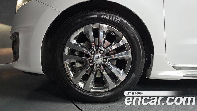 Kia Carnival 9-seater Prestige 2016 — фото 5