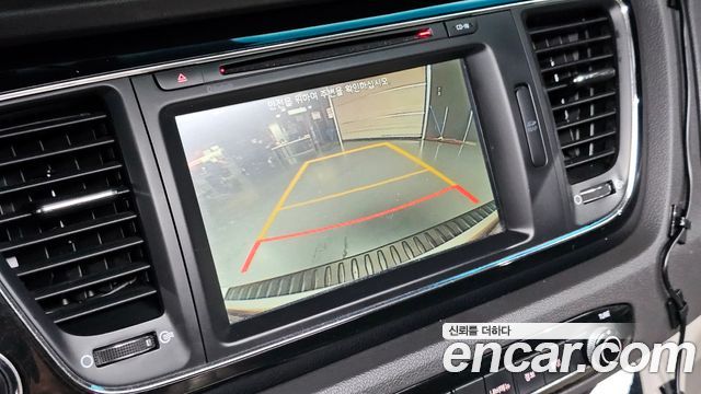 Kia Carnival 9-seater Prestige 2016 — фото 15