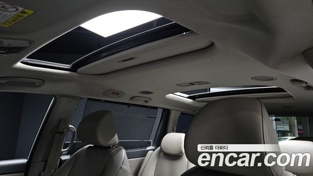 Kia Carnival 9-seater Prestige 2016 — фото 16