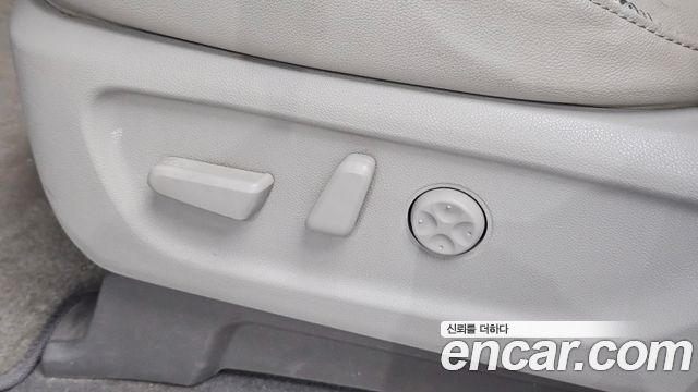 Kia Carnival 9-seater Prestige 2016 — фото 19