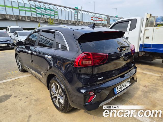 Kia Niro 1.6 HEV Noblesse Special 2020 — фото 4