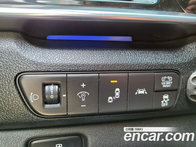 Kia Niro 1.6 HEV Noblesse Special 2020 — фото 19