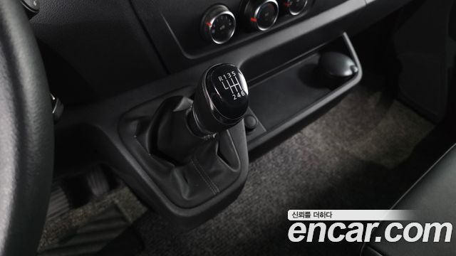 Renault Korea Master 2.3 Van S 2020 — фото 9