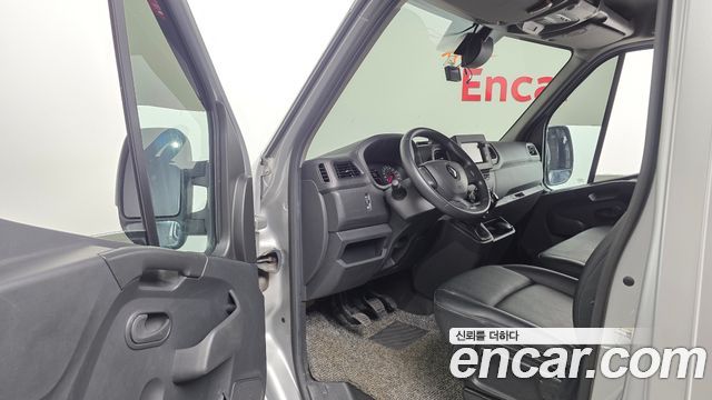 Renault Korea Master 2.3 Van S 2020 — фото 10