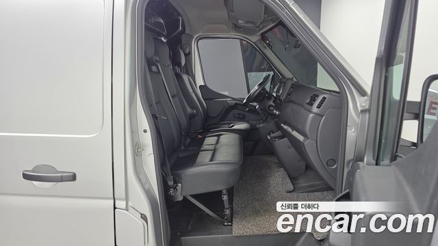 Renault Korea Master 2.3 Van S 2020 — фото 11
