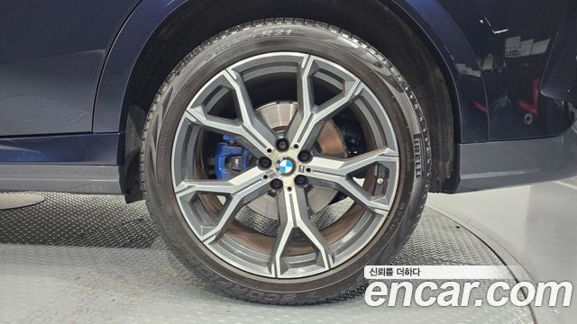 BMW X6 (G06) xDrive40i M Sport 2022 — фото 21