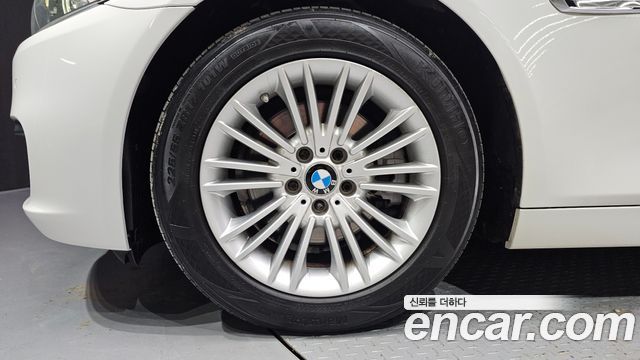 BMW 5 Series (F10) 520d xDrive 2015 — фото 5