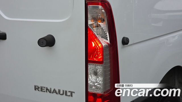 Renault Korea Master 2.3 Van L 2022 — фото 23