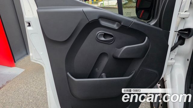 Renault Korea Master 2.3 Van L 2022 — фото 24